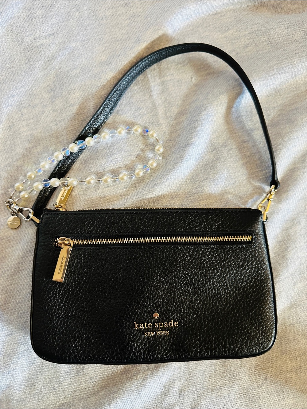 kate spade Convertible Wristlet Wallet Black Pebbled Leather & Bag Charm